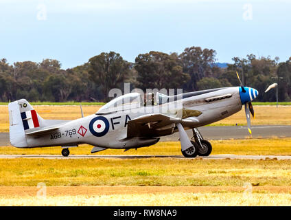 CAC North American Mustang in rullaggio a Temora Warbirds Downunder Air Show Foto Stock