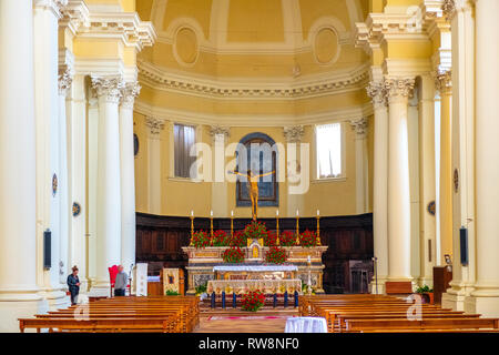 Perugia, Umbria / Italia - 2018/05/28: Interno del San Augustin chiesa gotica - Chiesa e Oratorio di Sant'Agostino a Piazza Domenico Lupatelli Foto Stock