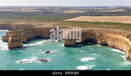 Dodici Apostoli, Great Ocean Road, Victoria, Australia vista aerea Foto Stock