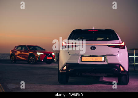 Barcellona, febbraio 2018 - Nuova Lexus UX dimensioni compatte crossover ibrido viene visualizzato per scopi editoriali Foto Stock