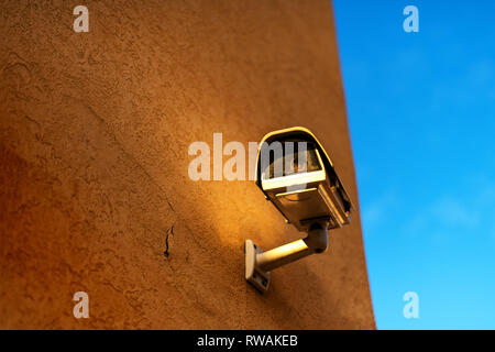 Sicurezza moderna telecamera TVCC con spazio di copia Foto Stock