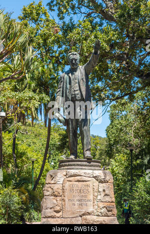 Statua di Cecil Rhodes in compagnia del giardino, Cape Town, Sud Africa Foto Stock
