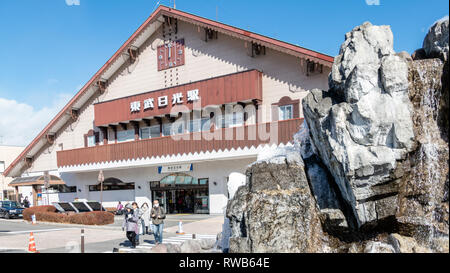 NIKKO, Giappone - 2 febbraio 2019: Nikko Stazione ferroviaria stazione ferroviaria sulla Tobu Nikko Line Foto Stock