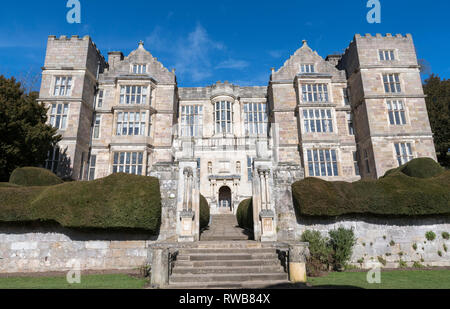 Fountains Hall nelle vicinanze del Fountains Abbey, Ripon, North Yorkshire Foto Stock