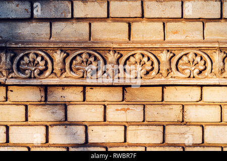 Vecchia parete spiovente ornamento in stucco dettaglio chiudere fino Foto Stock