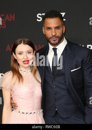 Los Angeles, Ca, Stati Uniti d'America. Mar 5, 2019. Emily Browning, Ricky Whittle, alla premiere di STARZ 'American dèi' 2 Stagione al Teatro presso Ace Hotel in Los Angeles, la California il 5 marzo 2019. Credito: Faye Sadou/media/punzone Alamy Live News Foto Stock