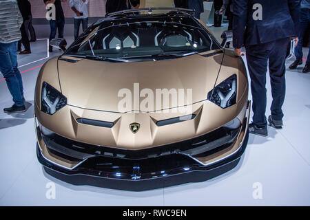 Ginevra, Svizzera. 6 Marzo, 2019. La nuova Lamborghini Aventador (vista frontale) ha presentato alla stampa i giorni dell'ottantanovesimo Geneva International Motor Show. Credito: Eric Dubost/Alamy Live News Foto Stock