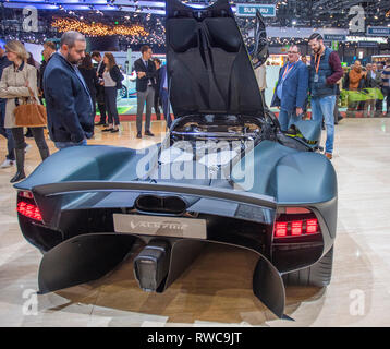 Ginevra, Svizzera. 6 Marzo, 2019. La Aston Martin Valkyrie (vista posteriore) ha presentato alla stampa i giorni dell'ottantanovesimo Geneva International Motor Show. Credito: Eric Dubost/Alamy Live News Foto Stock