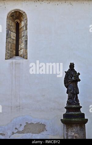 Statua di Giovanni di Nepomuk a Praga, Repubblica Ceca Foto Stock