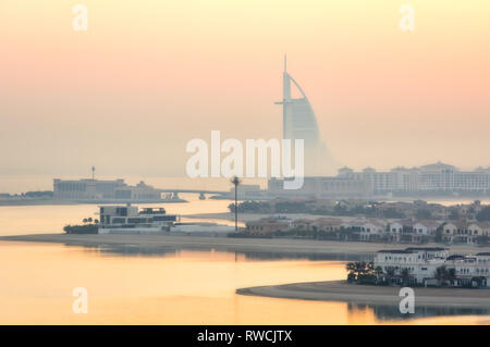 Burj Al Arab Hotel in Dubai la mattina. Foto Stock