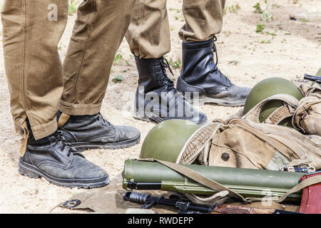 Armi di sovietica operazioni speciali di gruppo prima di andare in missione. Foto Stock