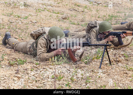 Spetsnaz sovietico special operations group su una missione. Foto Stock