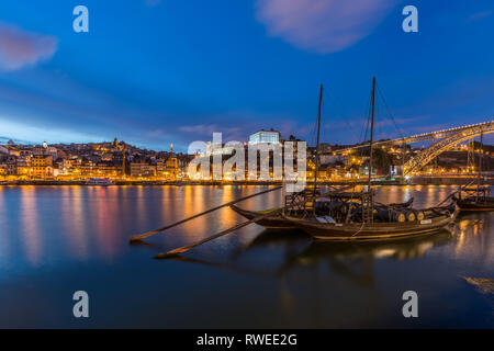 Barco Rebelo, Fiume Douro e la Ribeira do Porto, Porto, Portogallo Foto Stock