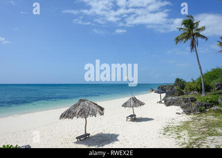 Ombrelloni su Bantayan esotica Isola - Cebu, Filippine Foto Stock