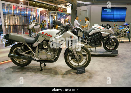 Milano, Italia - 11 novembre 2017: Suzuki motociclette sul display all'EICMA 2017 - La 75° Esposizione Internazionale del Motociclo Foto Stock