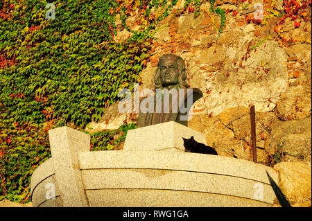 Statua di Cristoforo Colombo in una barca, Calvi, Corsica, Francia Foto Stock