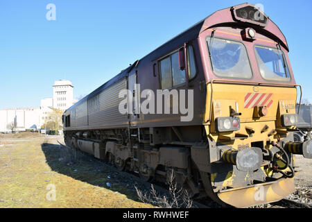 Inglese e Gallese ferrovia scozzese Classe 66 motore su un binario morto, Pithiviers, Francia Feb 2019 Foto Stock