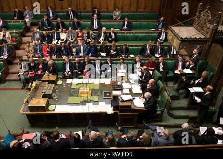 Londra, Regno Unito. 6 Mar, 2019. Foto scattata il 6 marzo 2019 mostra la scena del primo ministro di domande nella Camera dei Comuni di Londra, Gran Bretagna. Credit: UK europeo/Mark Duffy/Xinhua/Alamy Live News Foto Stock