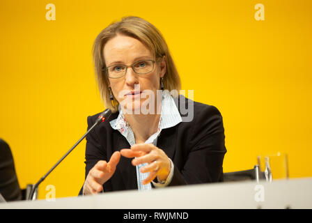 Bonn, Germania, 7 marzo 2019, Deutsche Post DHL Group, bilancio news conferenza: CFO Melanie Kreis. Credito: Juergen schwarz/Alamy Live News Foto Stock