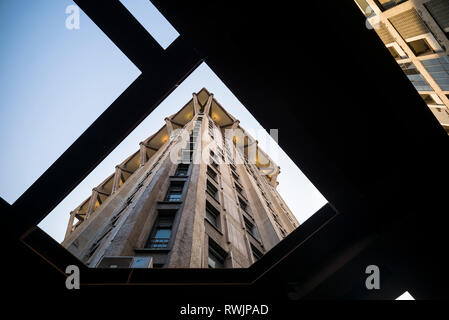 Milano. L'Italia. Torre Velasca, BBPR partenariato architettonica, 1958. Foto Stock