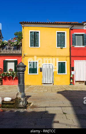 Gli edifici colorati a Burano, Italia, Europa Foto Stock