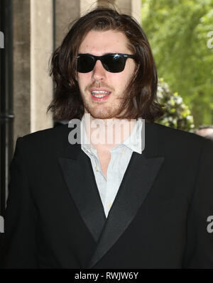 21 maggio 2015 - Londra, Inghilterra, Regno Unito - Ivor Novello Awards 2015 presso Grosvenor House - tappeto rosso arrivi mostra fotografica: Hozier Foto Stock