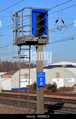 Segnale SPAD, East Coast Main Line Railway, Newark on Trent, Nottinghamshire, England, Regno Unito Foto Stock