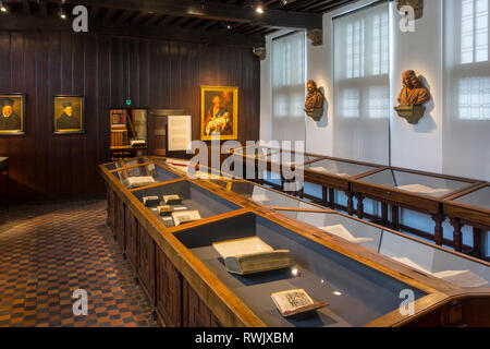 Libri religiosi e bibbie nel Museo Plantin-Moretus / Plantin-Moretusmuseum circa cinquecento stampanti, Anversa, Belgio Foto Stock