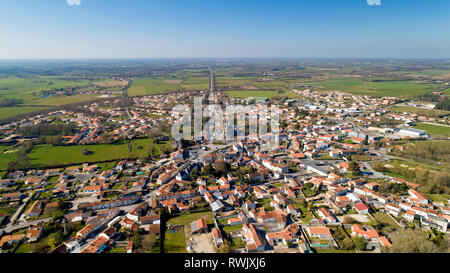 Vista aerea di Les Lucs Sur Boulogne in Vandea Foto Stock