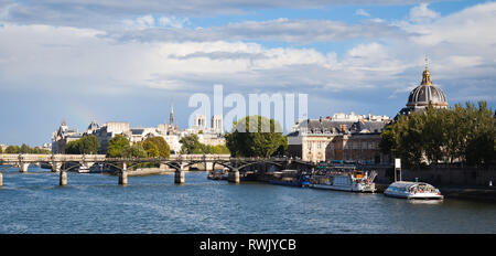 Pris panorama - Vista sul Pont des Arts e la Cattedrale di Notre Dame Foto Stock