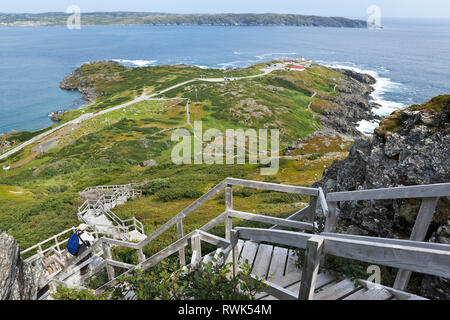 Punto di pesca, noto anche come punto di Fox, segna l'entrata sud di Sant'Antonio nel porto di San Antonio, Terranova, Canada. Foto scattata da passaggi che conducono al Daredevil Hill e che sono parte del sentiero di Santana Foto Stock