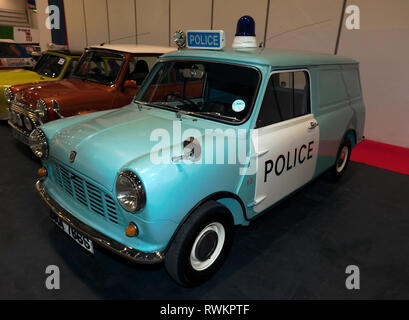 Tre-quarto Front-View di 1978 BL Mini Panda, sul display nella zona paddock del 2019 London Classic Car Show Foto Stock