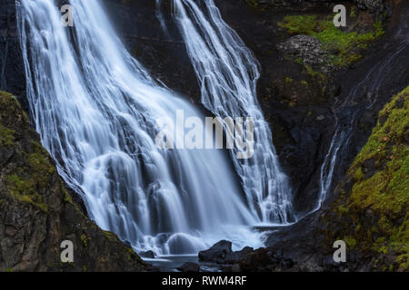 Fondo di un unnamed cascata che si trova nella parte est dell'Islanda; Islanda Foto Stock