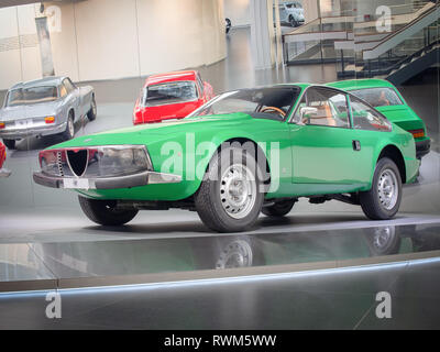 ARESE, ITALIA-febbraio 13, 2019: 1972 Alfa Romeo 1600 Junior Z in Alfa Romeo Museum (Museo Storico Alfa Romeo) Foto Stock