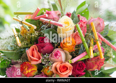 La botanica, multicolore bouquet di rose, attenzione! Per Greetingcard-Use / Postcard-Use nei Paesi di lingua tedesca talune restrizioni possono applicare Foto Stock