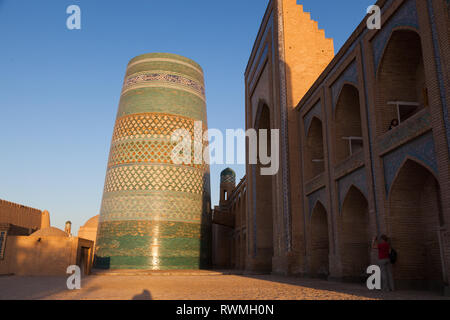 Oriental edifici della città vecchia di Itchan Kala. Khiva, Uzbekistan Foto Stock