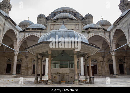 La moschea di Sehzade XVI secolo, Old Ottoman architettura turca. Mimar Sinan ("architetto Sinan") o Mimar Roca Sinan ("grande architetto Sinan") Istanbul Foto Stock