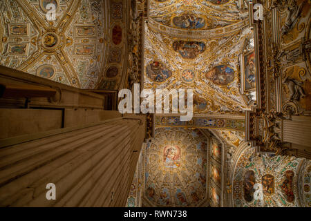 Cupola emisferica della Basilica di Santa Maria Maggiore di Bergamo Foto Stock