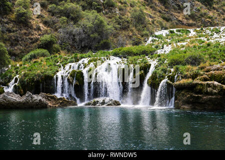 Splendide cascate Chuchupasca in né Yauyos-Cochas riserva paesaggistica, Yauyos, Perù, Sud America Foto Stock
