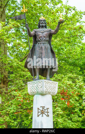 Statua di Santo Stefano di Ungheria nel centro cittadino di Szekszard Ungheria Foto Stock