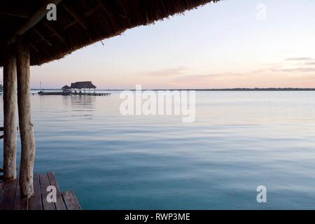 Laguna Bacalar, lago di sette colori - Laguna de los siete colores Foto Stock