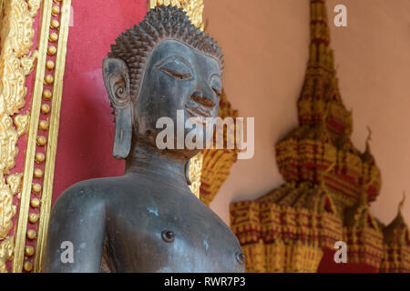 Statua del Buddha Wat Haw Pha Kaeo Vientiane Laos Foto Stock