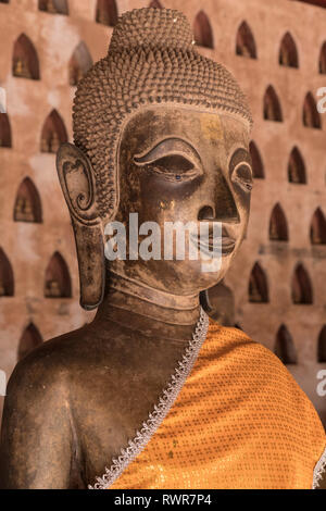 Statua del Buddha Wat Si Saket Vientiane Laos Foto Stock