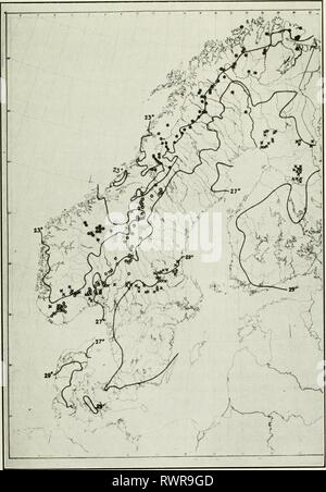 Elementi di ecologia (1954) Elementi di ecologia elementsofecolog00clar Anno: 1954 Controllo da estremi 161 Dahl, 1951 Fig. 5.12. Posizioni dei la più meridionale e orientale del record in Scandinavia di tre alpine fiorite perenni e la massima temperature estive. X Lactura alpinu, correlato con 29°C isoterma. o Ranunculus platanifolias, correlato con 2T'C'isoterma. • Saxifraga foUolosa, correlato con 23°C isoterma. Foto Stock