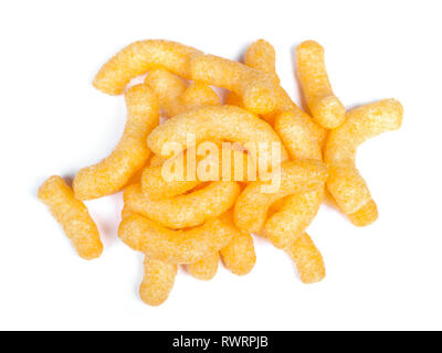 Dolce croccante di mais aria bastoni o spuntini isolati su sfondo bianco Foto Stock