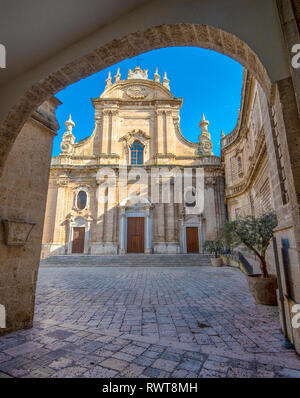 Cattedrale Maria Santissima della Madia (Basilica Cattedrale Maria Santissima della Madia) nella città vecchia di Monopoli, Puglia, Italia . Regione Puglia Foto Stock