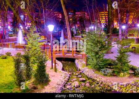 Parco di Kugulu che è un luogo popolare. Parco di Kugulu nella notte, una lunga esposizione Foto Stock