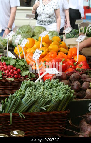 Mercato degli Agricoltori di frutta e verdura Foto Stock