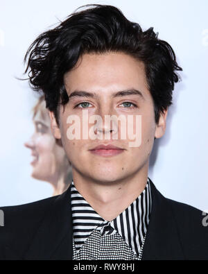 WESTWOOD, Los Angeles, CA, Stati Uniti d'America - MARZO 07: Attore Cole Sprouse indossando Givenchy arriva a Los Angeles prima di Lionsgate 'cinque piedi oltre" tenutasi presso il Fox Bruin Theatre il 7 marzo 2019 a Westwood, Los Angeles, California, Stati Uniti. (Foto di Xavier COLLIN/Image Press Agency) Foto Stock