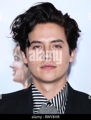 WESTWOOD, Los Angeles, CA, Stati Uniti d'America - MARZO 07: Attore Cole Sprouse indossando Givenchy arriva a Los Angeles prima di Lionsgate 'cinque piedi oltre" tenutasi presso il Fox Bruin Theatre il 7 marzo 2019 a Westwood, Los Angeles, California, Stati Uniti. (Foto di Xavier COLLIN/Image Press Agency) Foto Stock